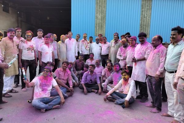 जैन मित्र मण्डल ने मनाया होली मिलन समारोह, भक्तामर अर्चना के साथ उड़ाया रंग और गुलाल