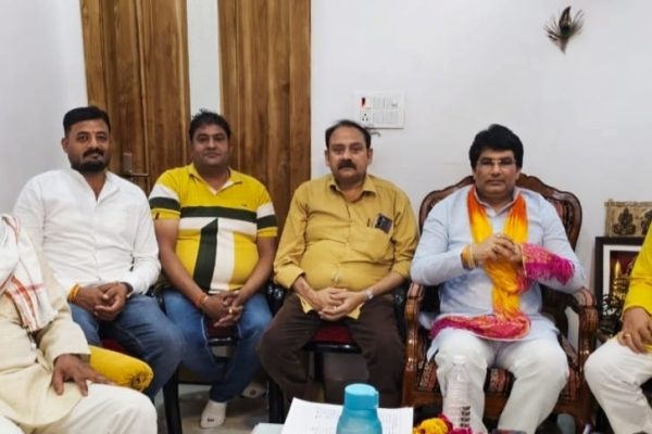 दिनदहाड़े बदमाशों ने की व्यापारी की हत्या निंदनीय, व्यापारियों को प्राथमिकता के आधार पर शस्त्र लाइसेंस दे सरकार