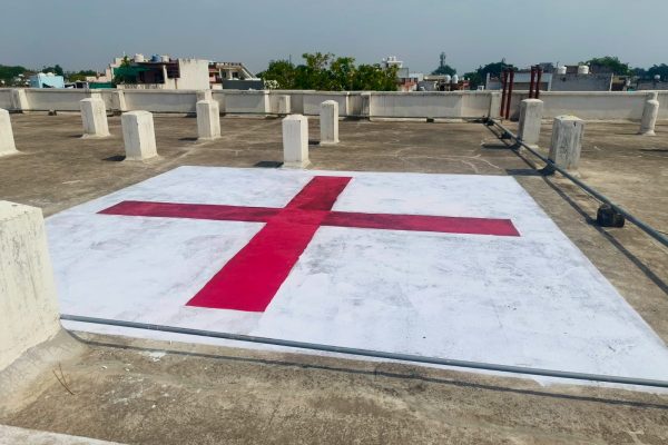 स्वास्थ्य विभाग ने की मॉक ड्रिल, अस्पतालों की छत्तों पर बनवाये रेड क्रॉस के निशान