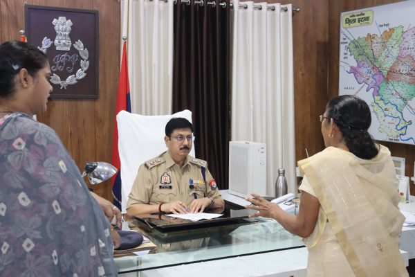 तेजतर्रार एसएसपी ने गंभीरतापूर्वक फरियादियों की सुनी समस्याए