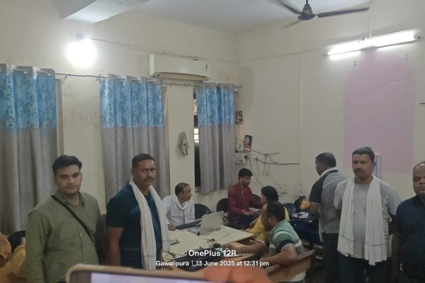 पोहरी तहसीलदार के रीडर को 10,000 की रिश्वत लेते रंगे हाथों पकड़ा, लोकायुक्त ग्वालियर की कार्रवाई