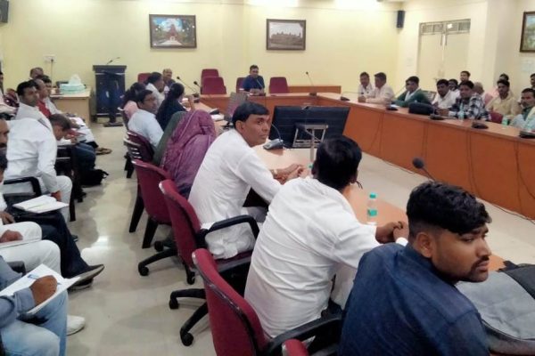 नल-जल योजनाओं का शेष काम जल्द से जल्द पूर्ण करें, समीक्षा बैठक में जिला पंचायत सीईओ ने दिए निर्देश
