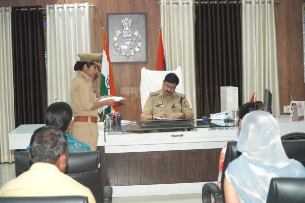 जनसुनवाई में आए फरियादियों की सुनी गई समस्याएं