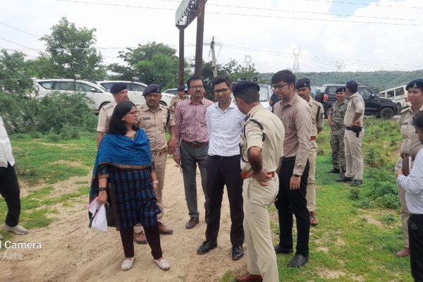 कलेक्टर के निर्देश पर पीएचई का अमला कर रहा है क्लोरीनेशन का कार्य