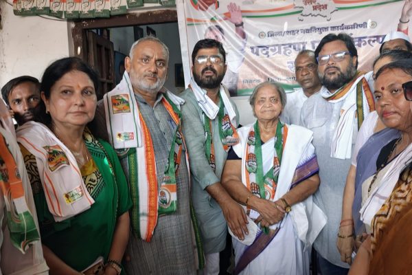 कांग्रेस कार्यालय पर किया गया शपथ ग्रहण समारोह