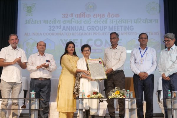वैज्ञानिकों ने तैयार किया हाईब्रिड बीज जिसमे उत्पादन के साथ तेल की उपलब्धता भी अधिक मिलेगी, तीन दिवसीय 32वीं वार्षिक समूह बैठक का हुआ समापन