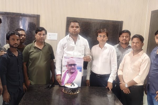कांग्रेस कमेटी के अध्यक्ष अजय राय का मनाया जन्मदिन लम्बी आयु की गई कामना-प्रशांत तिवारी